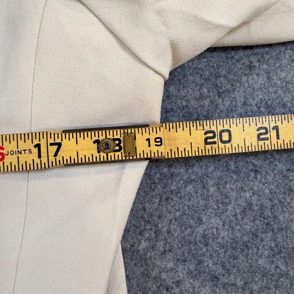 Perry Ellis Portfolio Stone Beige 2 Piece Suit 36R 29W Modern Fit Eagle EALE2RAA